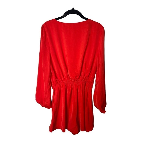 NWT CUPCAKES & CASHMERE Revolve Gideon Satin Romper in Red Hots Medium - Picture 4 of 6